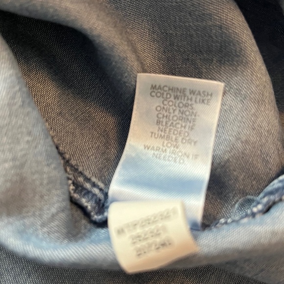 J.Jill Denim Chambray Peasant Shirt. Large - Picture 10 of 11
